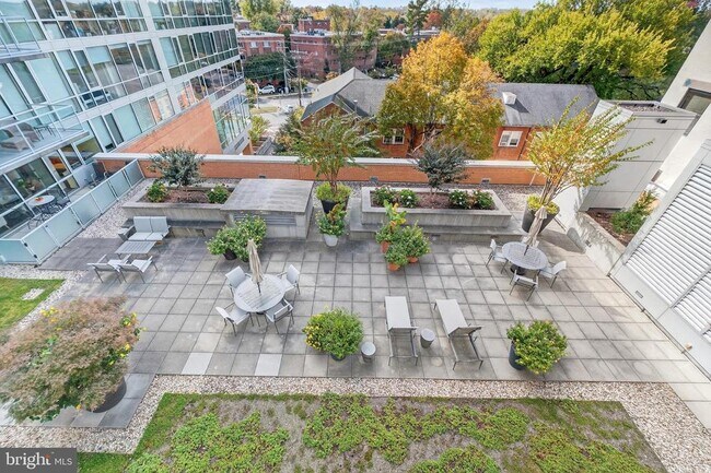 Building Photo - 6820 Wisconsin Ave