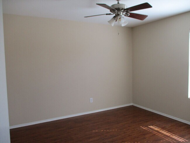 Building Photo - $1995 / 4br – 1760 ft2 - 4/2/2Ready to move in Woodland Creek Addition (Royse City)