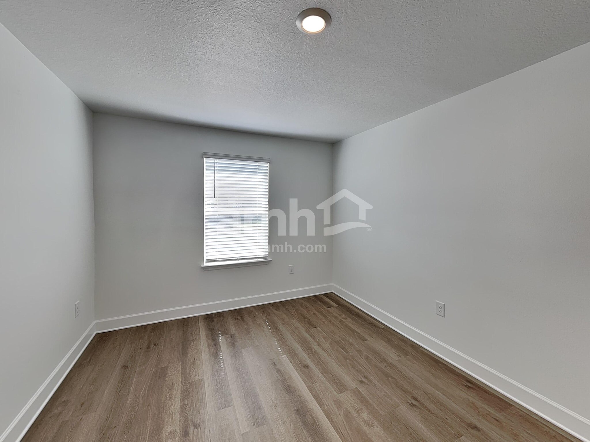 Building Photo - 16458 Cheyanne Ct