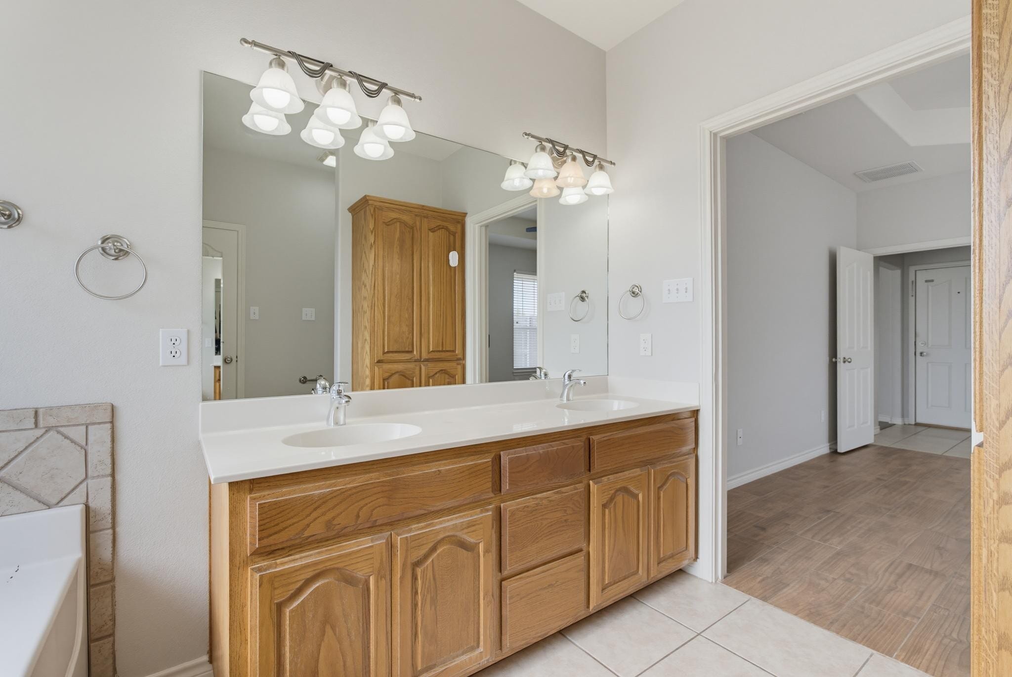 Building Photo - 7017 Springwater Ave