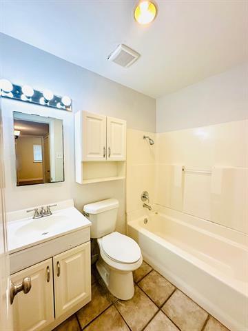 Building Photo - 326 W Grenoble Dr