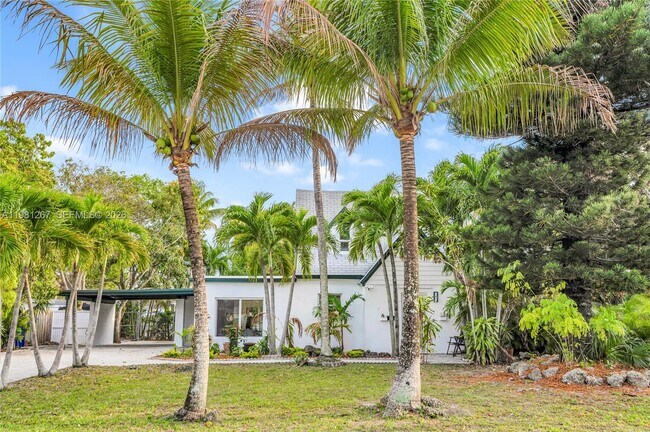 Building Photo - 1960 NE 182nd St