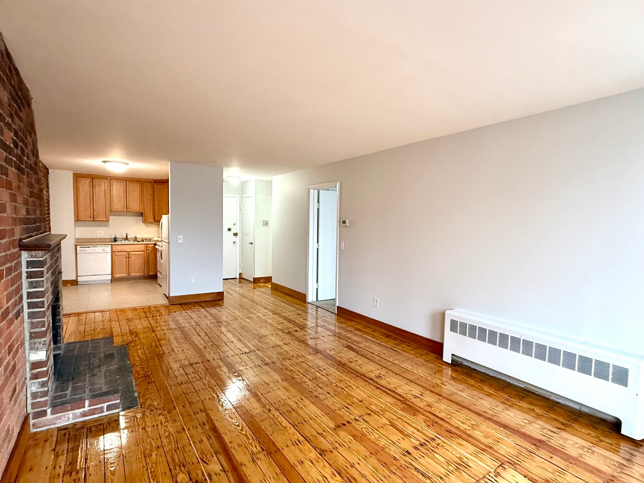 Building Photo - 482 Beacon St