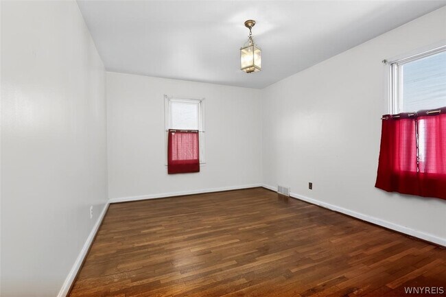 Building Photo - 420 25th St