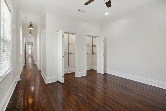 Building Photo - 2922 Banks St