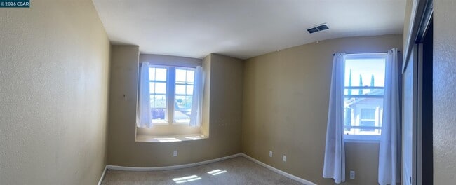 Building Photo - 2683 Presidio Dr