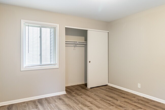 Building Photo - 4222 S 51st St