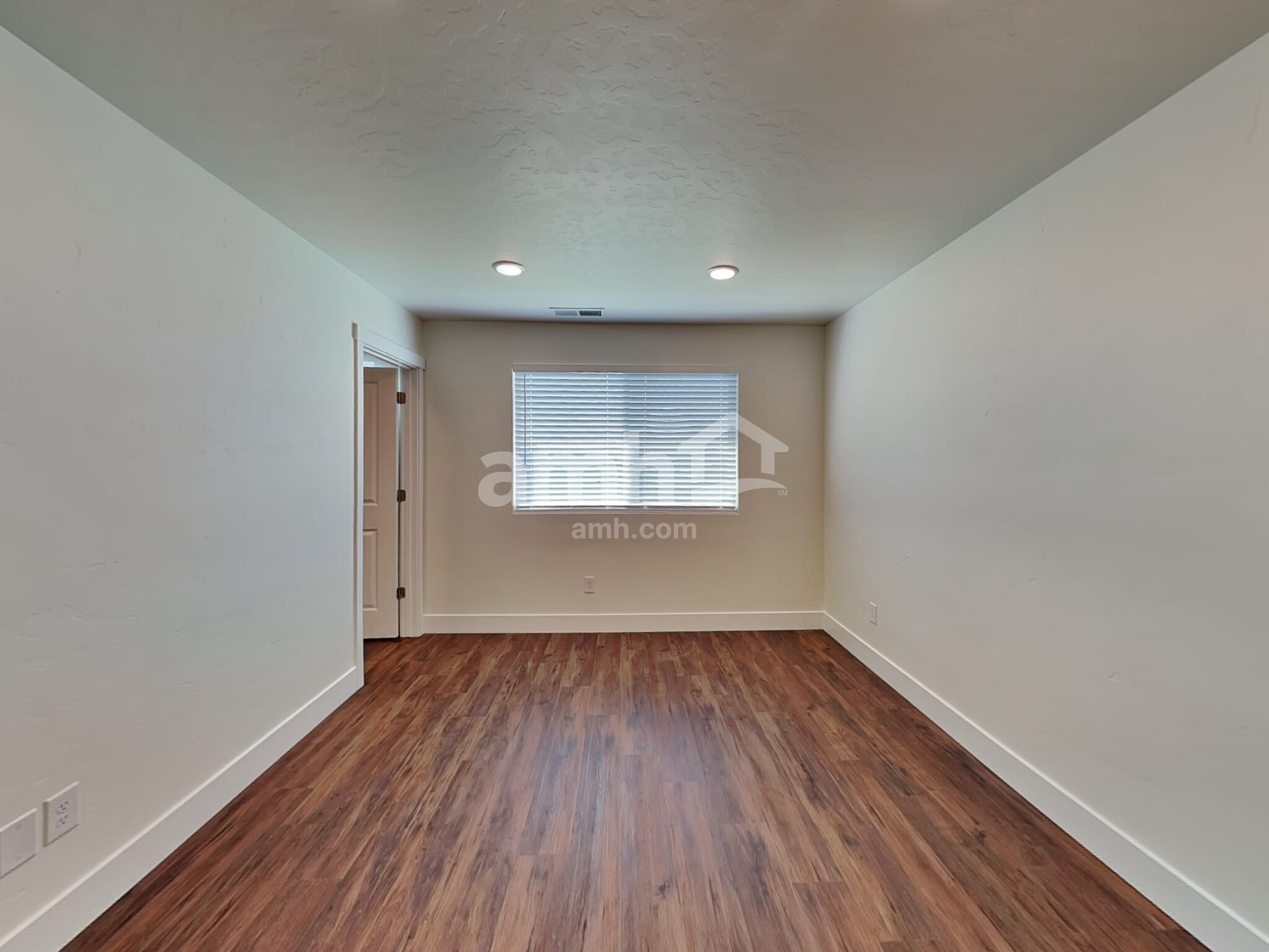 Building Photo - 9357 W Clancy St