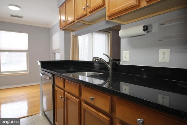 Building Photo - 11657 Chesterfield Ct