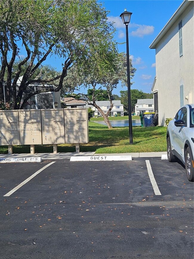 Building Photo - 3192 SW 50th St