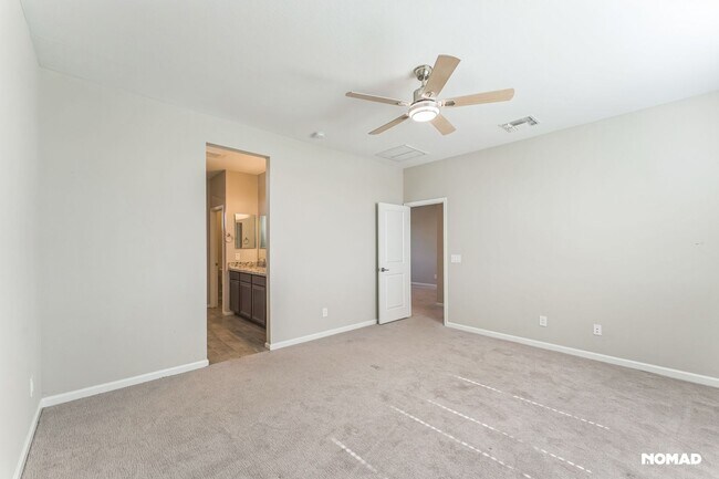 Building Photo - Spacious 5BR House in Casa Grande