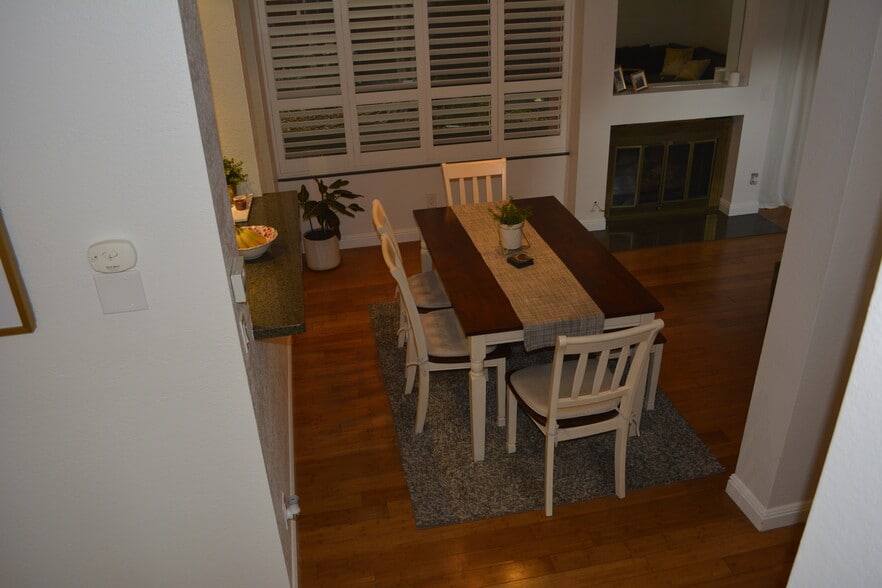 Building Photo - 1244 Valley View Rd