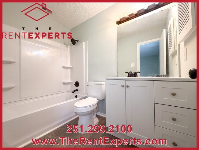 Building Photo - 784 Trailwood Dr E