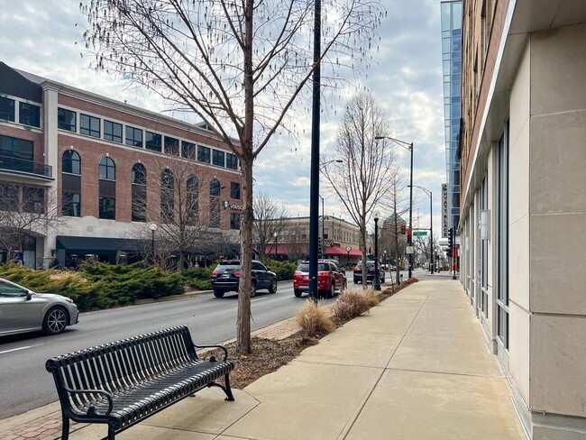 Building Photo - 3,400 SQFT CONDO IN DOWNTOWN CHAMPAIGN W/ ...
