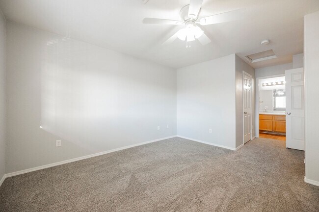 Building Photo - Like-New 2BR/2BA Condo in Gated Manzanita Community – Vaulted Ceilings & Fireplace!