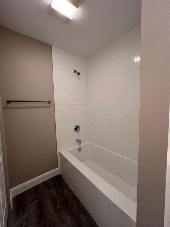 Building Photo - Brand New 3 bedroom Apartment ready for im...
