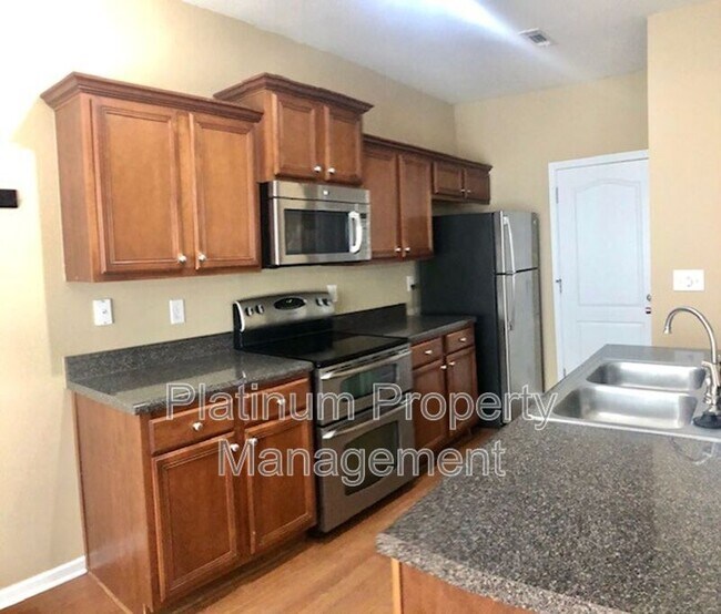 Building Photo - 6583 Silk Tree Pointe