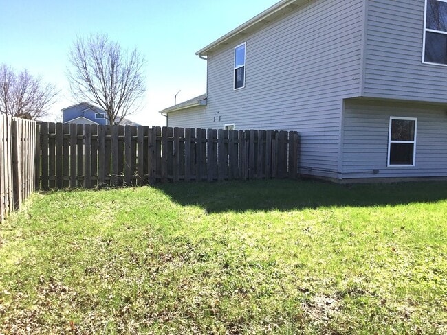 Building Photo - 1509 Green Trails Dr