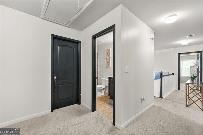 Building Photo - 4079 Broadmoor Ct SW