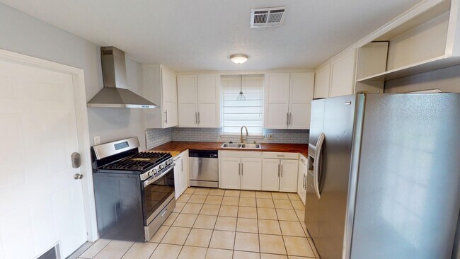 Building Photo - 4679 S Trenton Ave