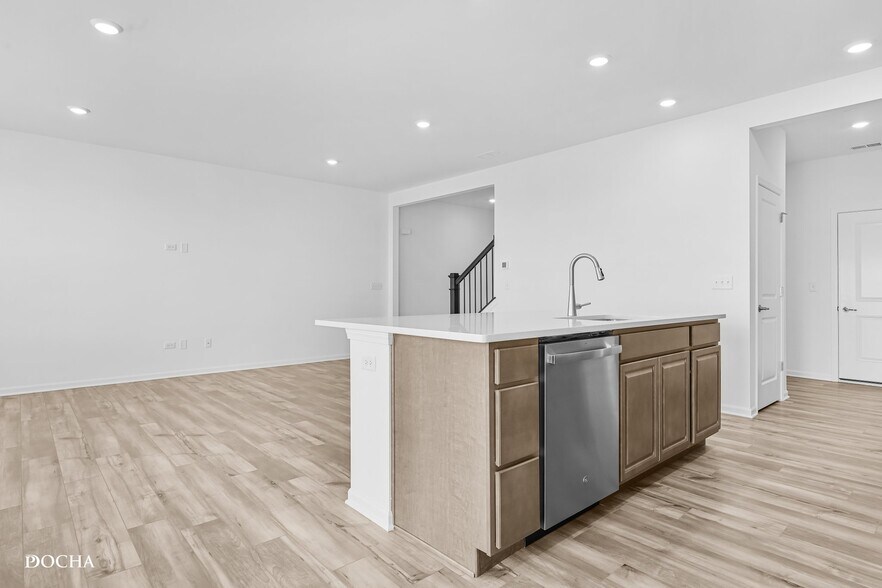 Building Photo - 25639 W Yorkshire Dr