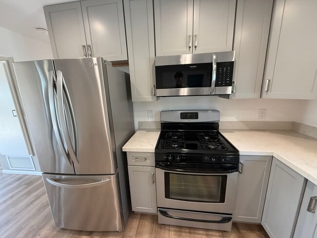 Building Photo - Fully Renovated Home with Stunning Farm Views in Old Town Camarillo