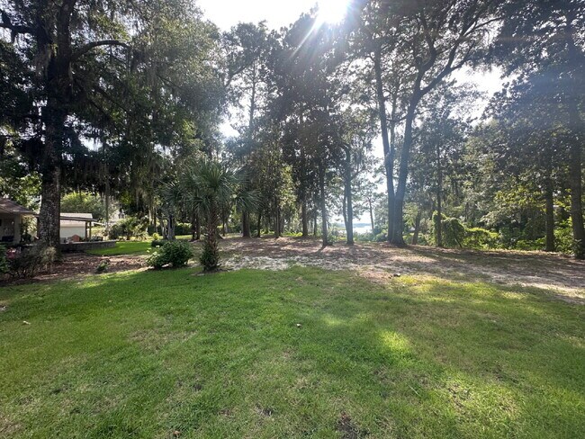 Building Photo - Amazing Four Bedroom Home Located Close to Alljoy Beach with Community Dock Access in Bluffton!
