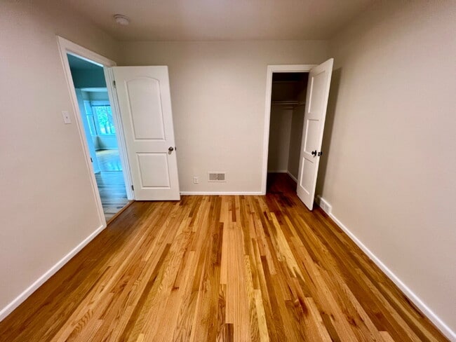 Building Photo - Completely Renovated Three Bedroom Apartment