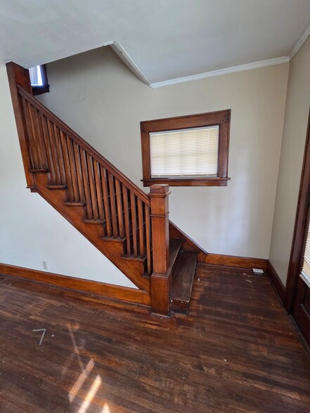 Building Photo - 1291 S Mahoning Ave