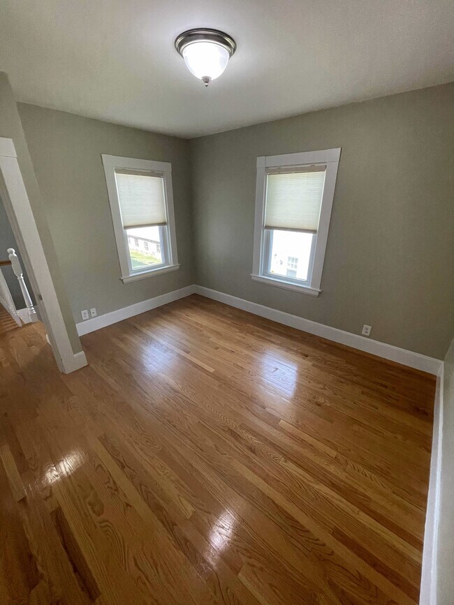 Building Photo - 15 Charles Street Ave