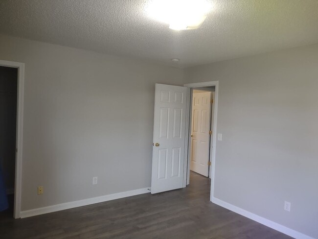 Building Photo - Wonderful Four Bedroom Home in Northeast C...