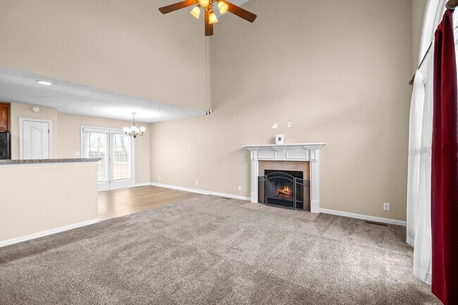 Building Photo - Pet Friendly Three Bedroom with Bonus!