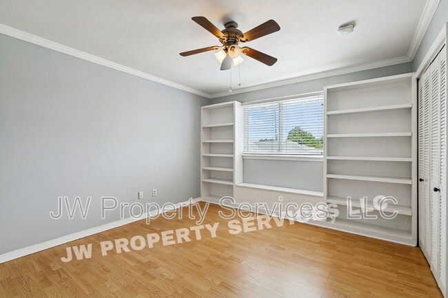 Building Photo - 3228 Lake Trail Dr