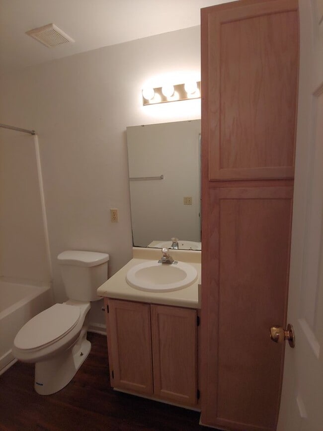 Building Photo - 4 BR / 3 BA Townhouse in San Luis Area off...