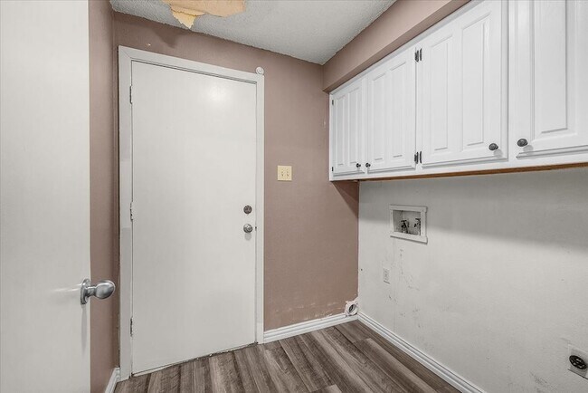 Building Photo - 5315 Colony Hill Rd