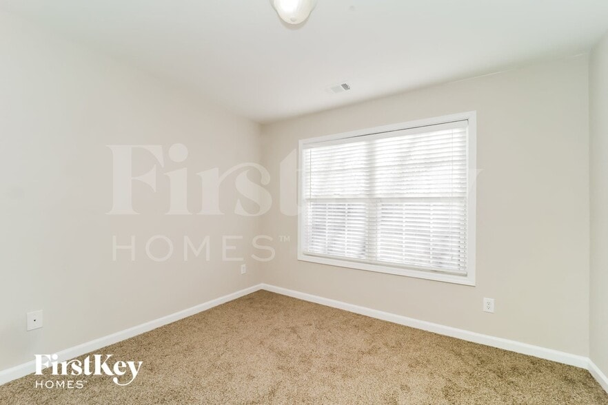 Building Photo - 5811 Buckner Creek Dr SE