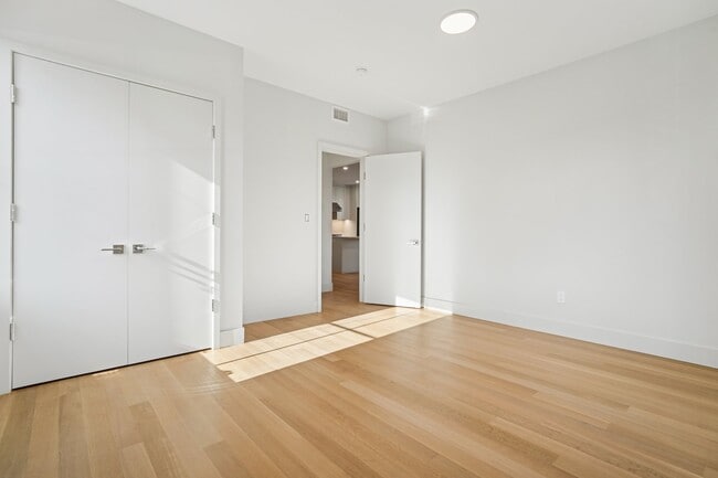 Building Photo - 75 Midland Ave