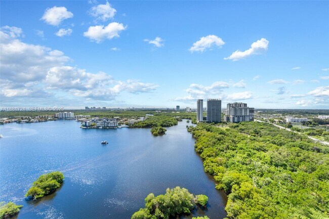 Building Photo - 17111 Biscayne Blvd