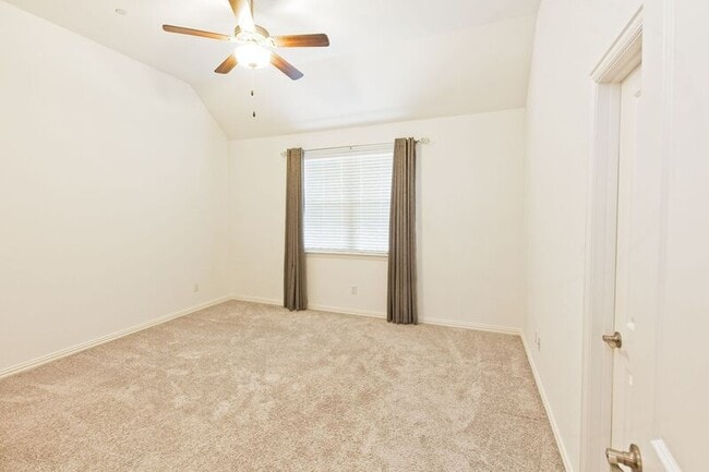 Building Photo - 3116 Gaylord Dr