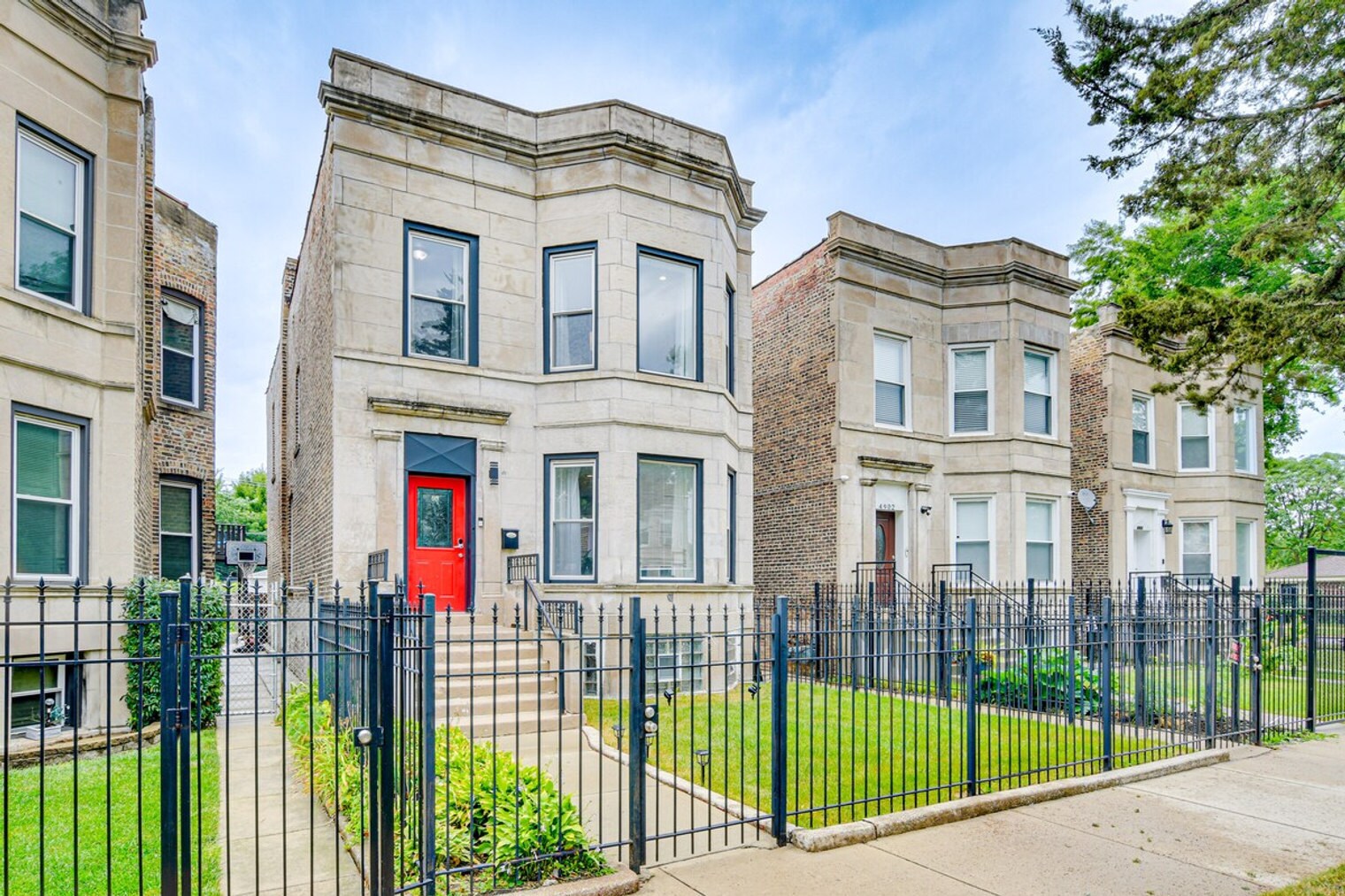 Building Photo - 4904 W Fulton St