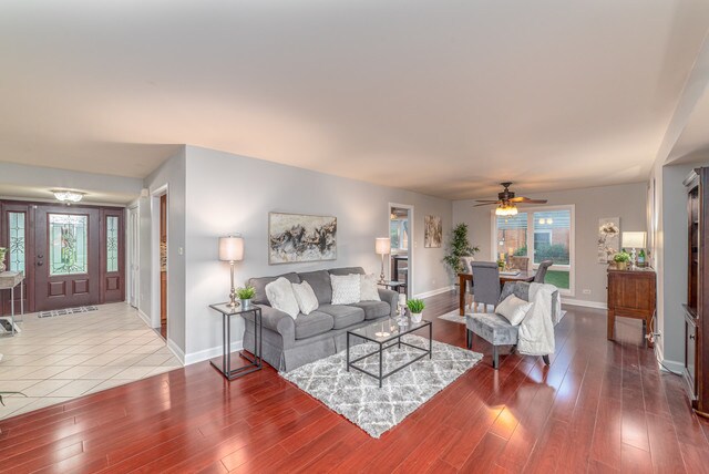 Building Photo - 21W021 Marlborough Ln