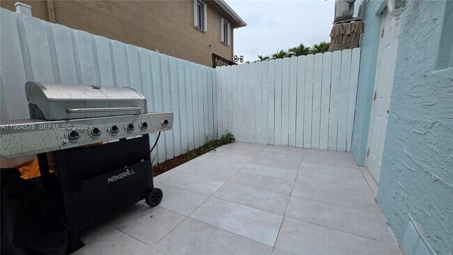 Building Photo - 14552 SW 158th Ct