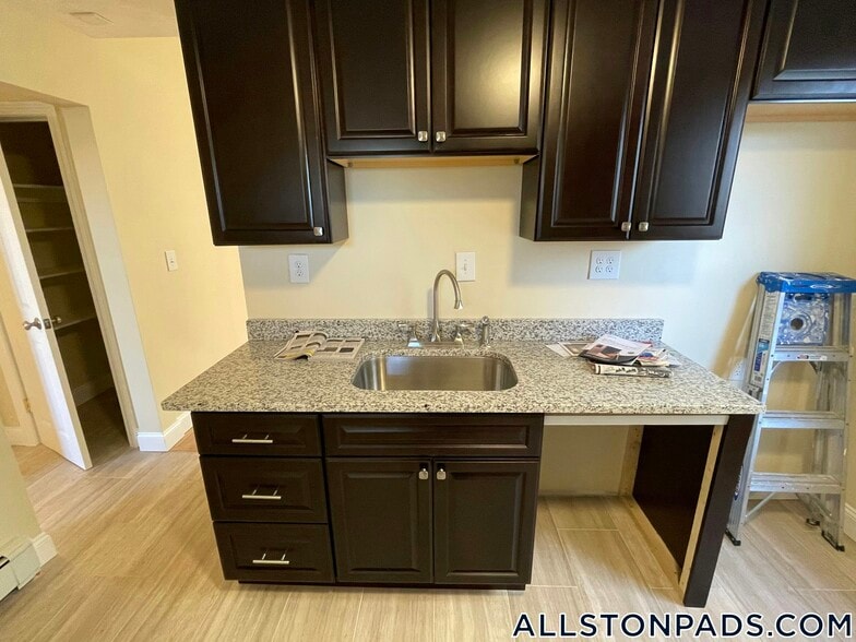 Building Photo - 34 Pratt St