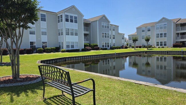 Building Photo - 8642 South Bridge Dr
