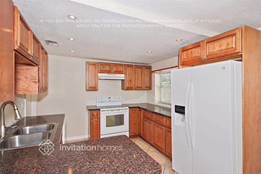 Building Photo - 5005 Steyr St