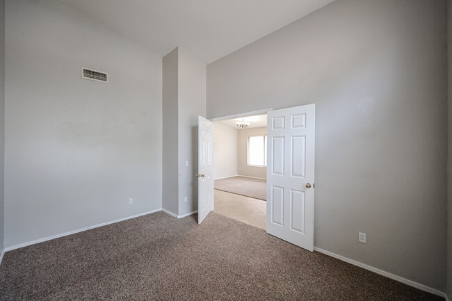 Building Photo - 14707 W Lupine Ln