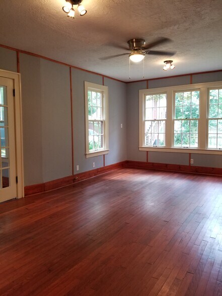 Building Photo - 2525 Liberty