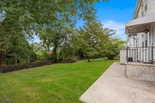 Building Photo - 12 Stanchak Ct