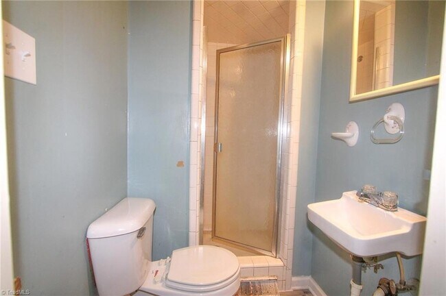 Building Photo - 9078 W Market St