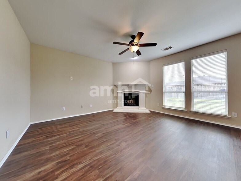 Building Photo - 7424 Alverstone Dr